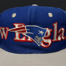 Load image into Gallery viewer, Vintage New England Patriots LOGO 7 Wrap Snapback Hat