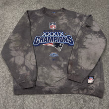 Load image into Gallery viewer, Vintage New England Patriots SB39 Champions Sweatshirt 2XL