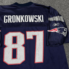Load image into Gallery viewer, Rob Gronkowski New England Patriots Jersey L