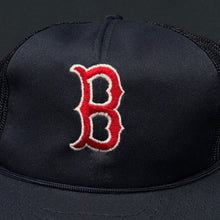 Load image into Gallery viewer, Vintage Boston Red Sox Mesh Plain Logo Snapback Hat