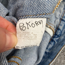 Load image into Gallery viewer, Vintage Levi's Denim Jacket M/L