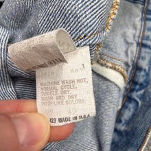 Load image into Gallery viewer, Vintage Levi's Denim Jacket M/L