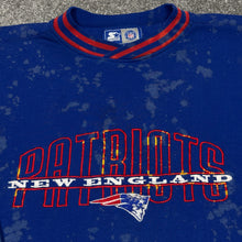 Load image into Gallery viewer, Vintage New England Patriots Starter Sweatshirt L