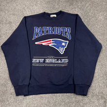 Load image into Gallery viewer, Vintage 1997 New England Patriots Sweatshirt S/M