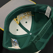 Load image into Gallery viewer, Vintage Mark McGwire Oakland A&#39;s Snapback Hat NWT