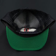 Load image into Gallery viewer, Vintage Boston Red Sox Mesh Plain Logo Snapback Hat