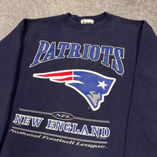 Load image into Gallery viewer, Vintage 1997 New England Patriots Sweatshirt S/M