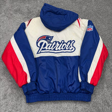 Load image into Gallery viewer, Vintage New England Patriots Apex One Puffer Jacket M