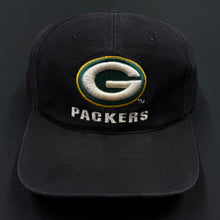Load image into Gallery viewer, Vintage Green Bay Packers Black Snapback Hat