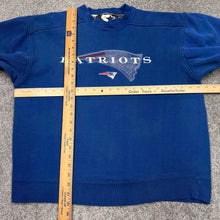 Load image into Gallery viewer, Vintage New England Patriots Starter Sweatshirt M