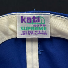 Load image into Gallery viewer, Vintage USA Flag Snapback Hat