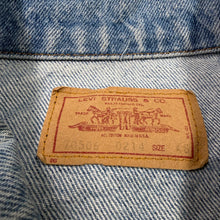 Load image into Gallery viewer, Vintage Levi's Denim Jacket M/L
