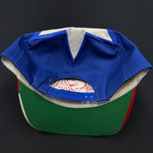 Load image into Gallery viewer, Vintage USA Flag Snapback Hat