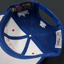 Load image into Gallery viewer, Vintage New England Patriots Starter Snapback Hat