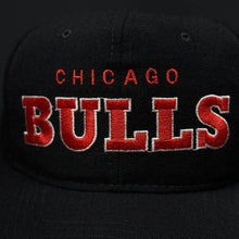 Load image into Gallery viewer, Vintage Chicago Bulls Wool Starter Text Snapback Hat