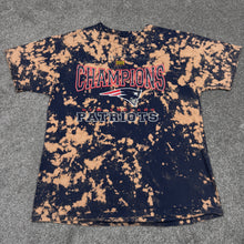 Load image into Gallery viewer, Vintage New England Patriots Super Bowl 38 Custom Shirt L