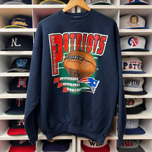 Load image into Gallery viewer, Vintage New England Patriots Logo 7 Crewneck L/XL