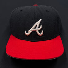 Load image into Gallery viewer, Vintage Atlanta Braves New Era Snapback Hat