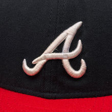 Load image into Gallery viewer, Vintage Atlanta Braves New Era Snapback Hat