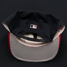 Load image into Gallery viewer, Vintage Atlanta Braves New Era Snapback Hat
