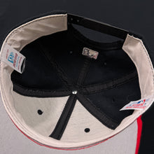 Load image into Gallery viewer, Vintage Atlanta Braves New Era Snapback Hat