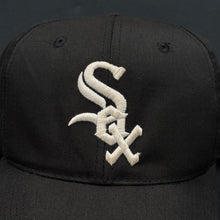 Load image into Gallery viewer, Vintage Chicago White Sox Twill PL Snapback Hat