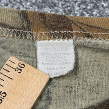 Load image into Gallery viewer, Vintage Realtree Camouflage Pocket Shirt L/XL