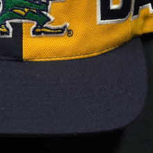 Load image into Gallery viewer, Vintage Notre Dame Irish Split Snapback Hat