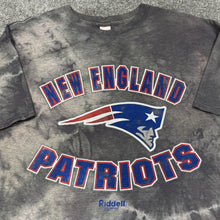 Load image into Gallery viewer, Vintage New England Patriots Riddell Custom Shirt XL