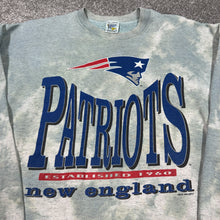 Load image into Gallery viewer, Vintage New England Patriots Sweatshirt L/XL