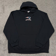 Load image into Gallery viewer, New England Patriots Majestic Sweatshirt XL