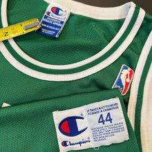 Load image into Gallery viewer, Vintage Boston Celtics #1 Champion Jersey M