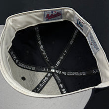 Load image into Gallery viewer, Vintage 1999 New York Yankees World Series New Era Fitted Hat 7