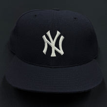 Load image into Gallery viewer, Vintage New York Yankees New Era Fitted Hat 7 1/8