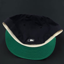 Load image into Gallery viewer, Vintage New York Yankees New Era Fitted Hat 7 1/8