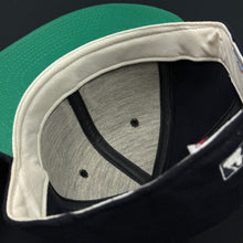 Load image into Gallery viewer, Vintage New York Yankees New Era Fitted Hat 7 1/8