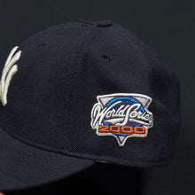 Load image into Gallery viewer, Vintage New York Yankees 2000 World Series New Era Fitted Hat 7 1/4 LP