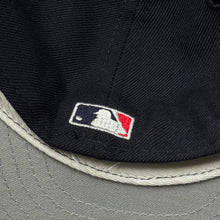Load image into Gallery viewer, Vintage New York Yankees 2000 World Series New Era Fitted Hat 7 1/4 LP