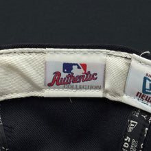Load image into Gallery viewer, Vintage New York Yankees 2000 World Series New Era Fitted Hat 7 1/4 LP