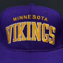 Load image into Gallery viewer, Vintage Minnesota Vikings Wool Starter Arch Snapback Hat